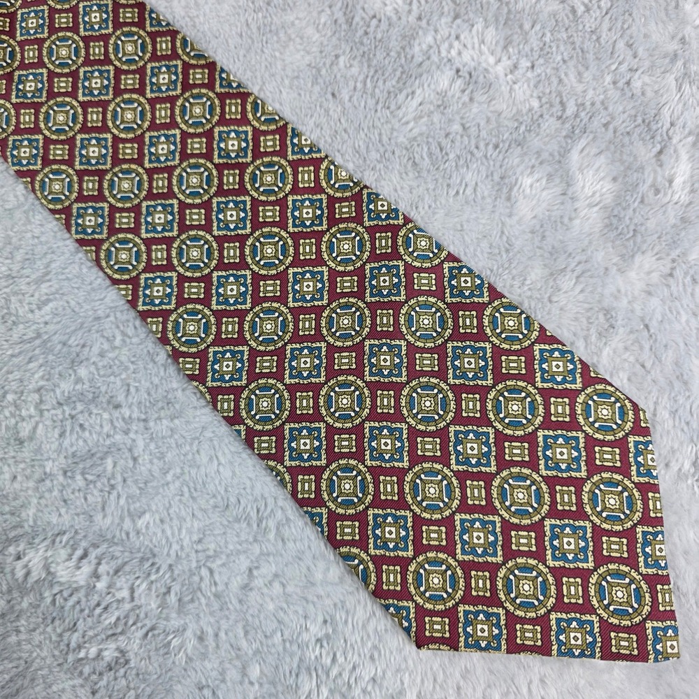 Nubio Mens Burgundy Gold Blue Geometric Medallion‎ 100% Italian Silk Tie